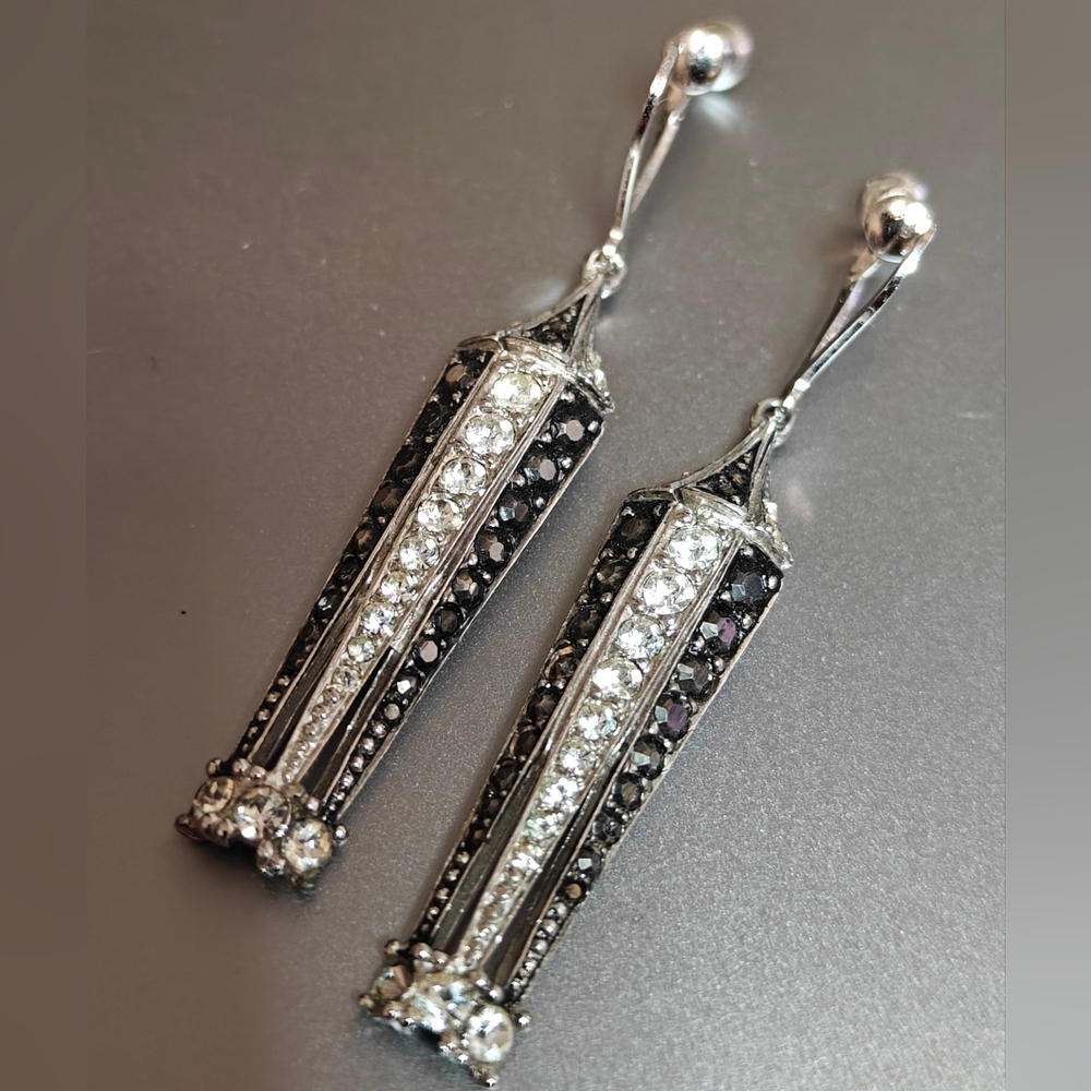 Art Deco Style Boucher For Avon De Belleville Drop Earrings